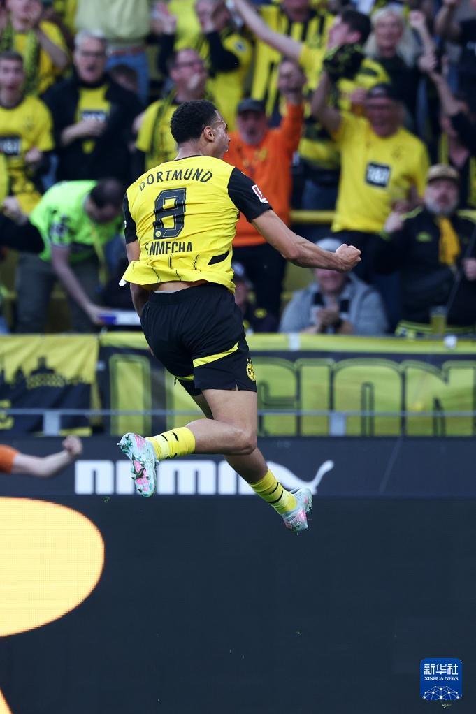 米乐体育m6官网-门兴格拉德巴赫球员集体点赞主帅战术