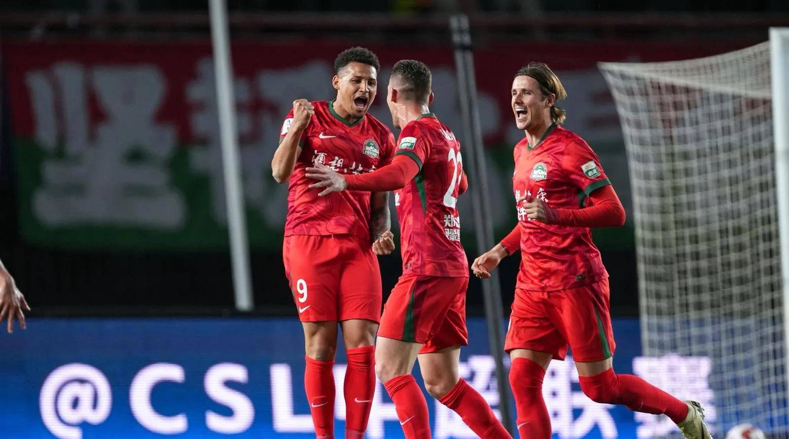 米乐体育官网首页-战术调整得当，球队击败对手获胜