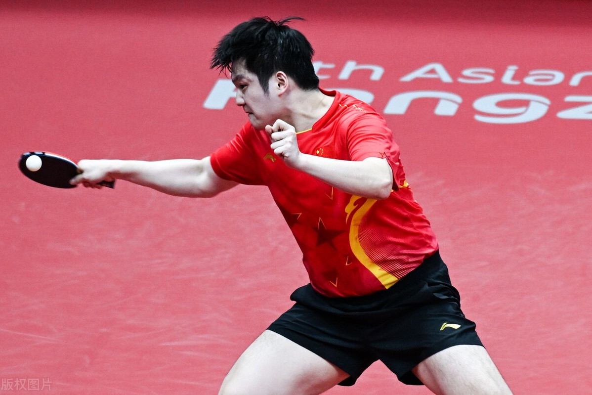 米乐体育官方网站入口-赛场争夺白热化，冠军之路依然漫长